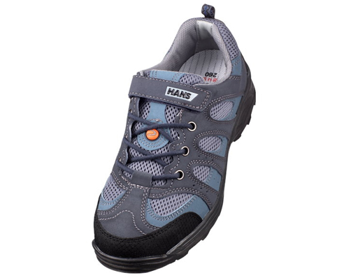 Giày Bảo Hộ Hans HS-34 là một sản phẩm chất lượng cao, được thiết kế với đầy đủ tính năng an toàn và thoải mái, giúp bảo vệ đôi chân của người lao động trong các môi trường làm việc khó khăn và nguy hiểm.