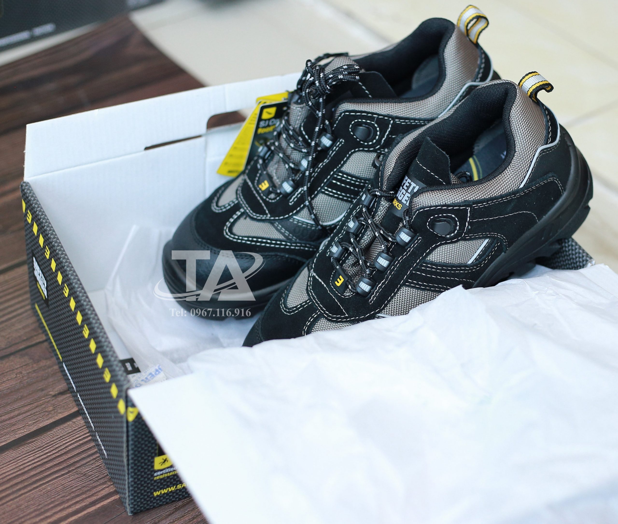 Giày Jogger Jumper S3 có thiết kế thời trang, phù hợp với nhiều loại trang phục và nhiều hoạt động khác nhau.