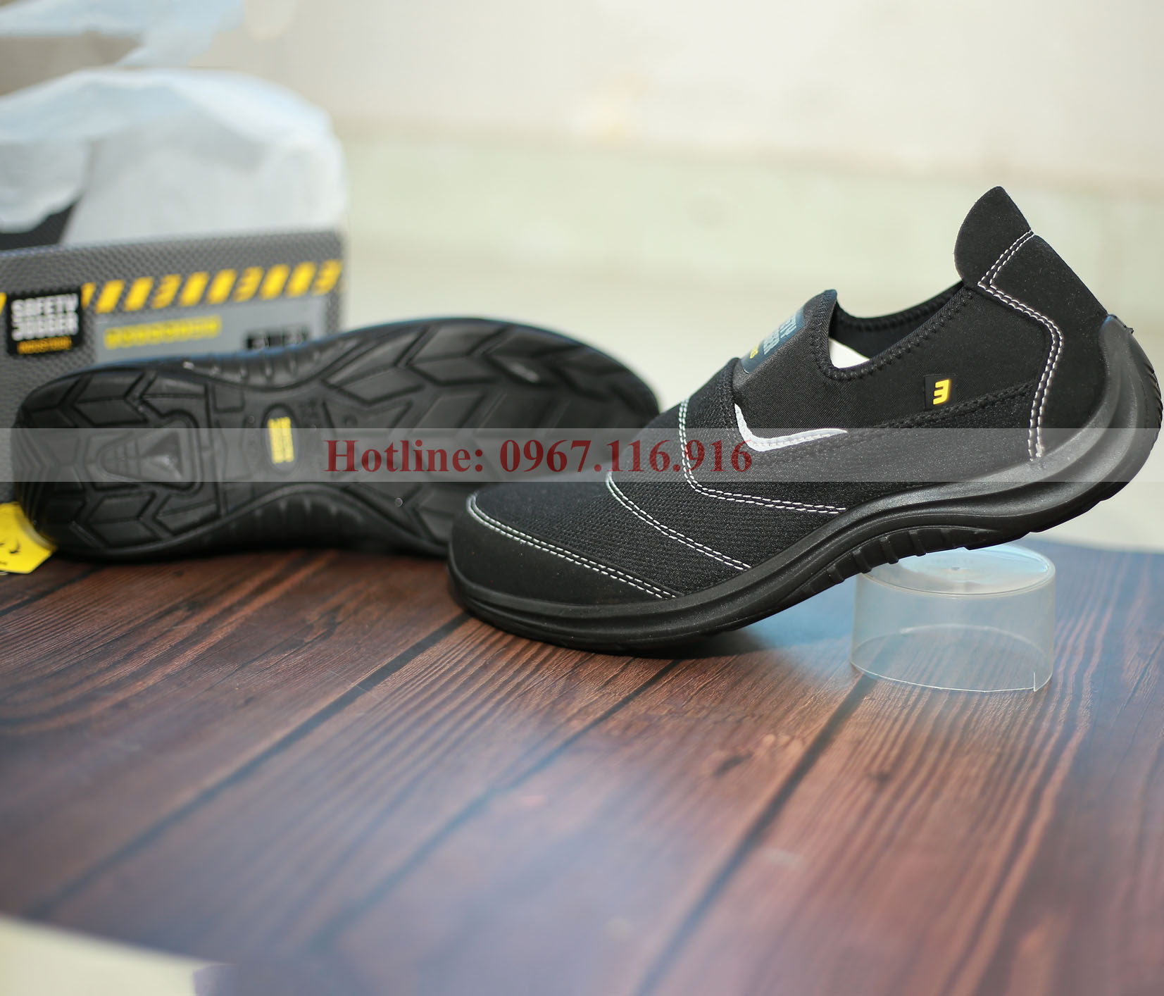 Yukon có thiết kế giúp bảo vệ chân, đế giày bằng cao su chống trơn trượt và chống tĩnh điện., chống dầu