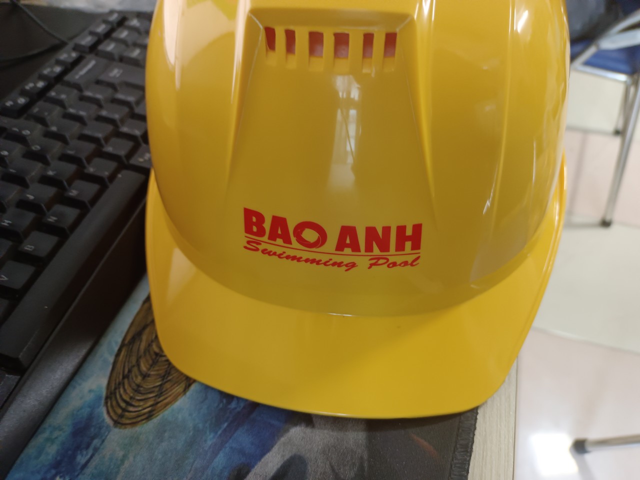 Nhận in lên nón bảo hộ số lượng 30 nón