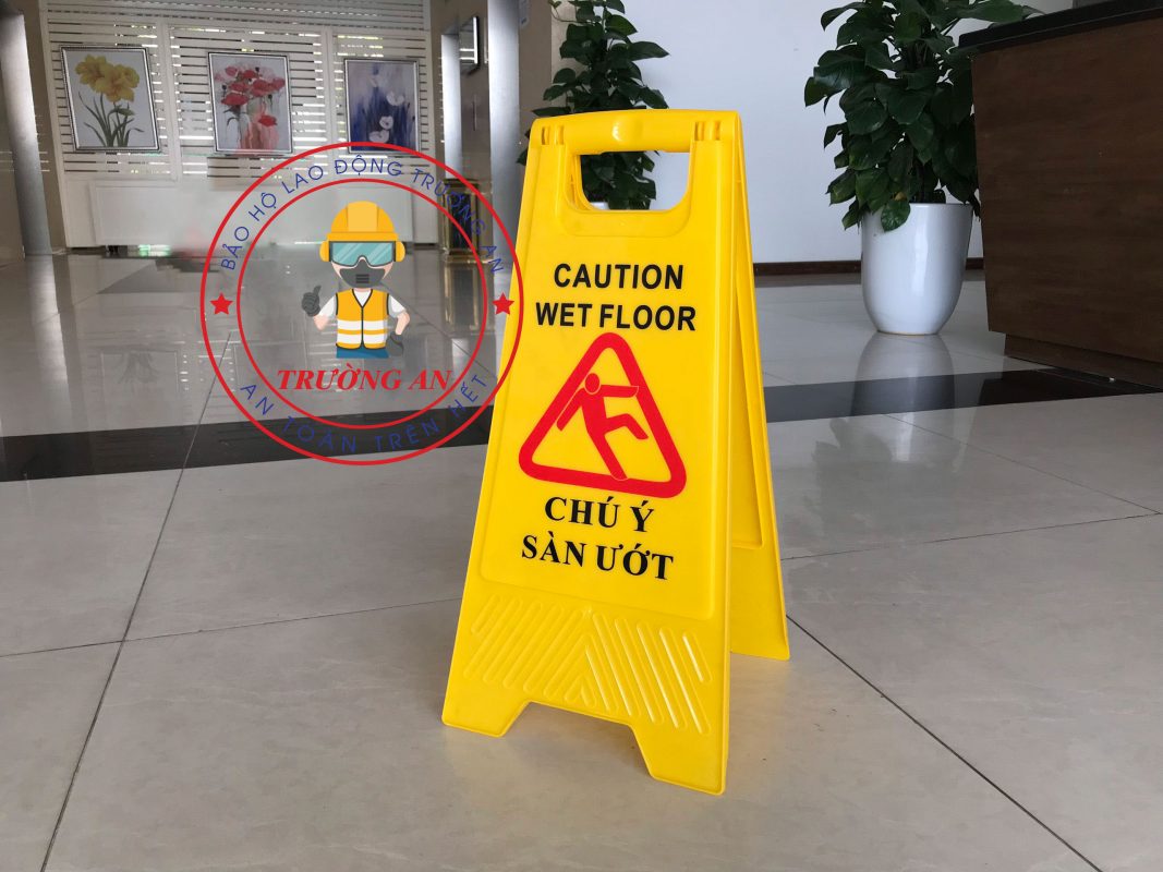 bien-bao-chu-y-san-uot-1-1067x800-1 Biển báo chú ý sàn ướt